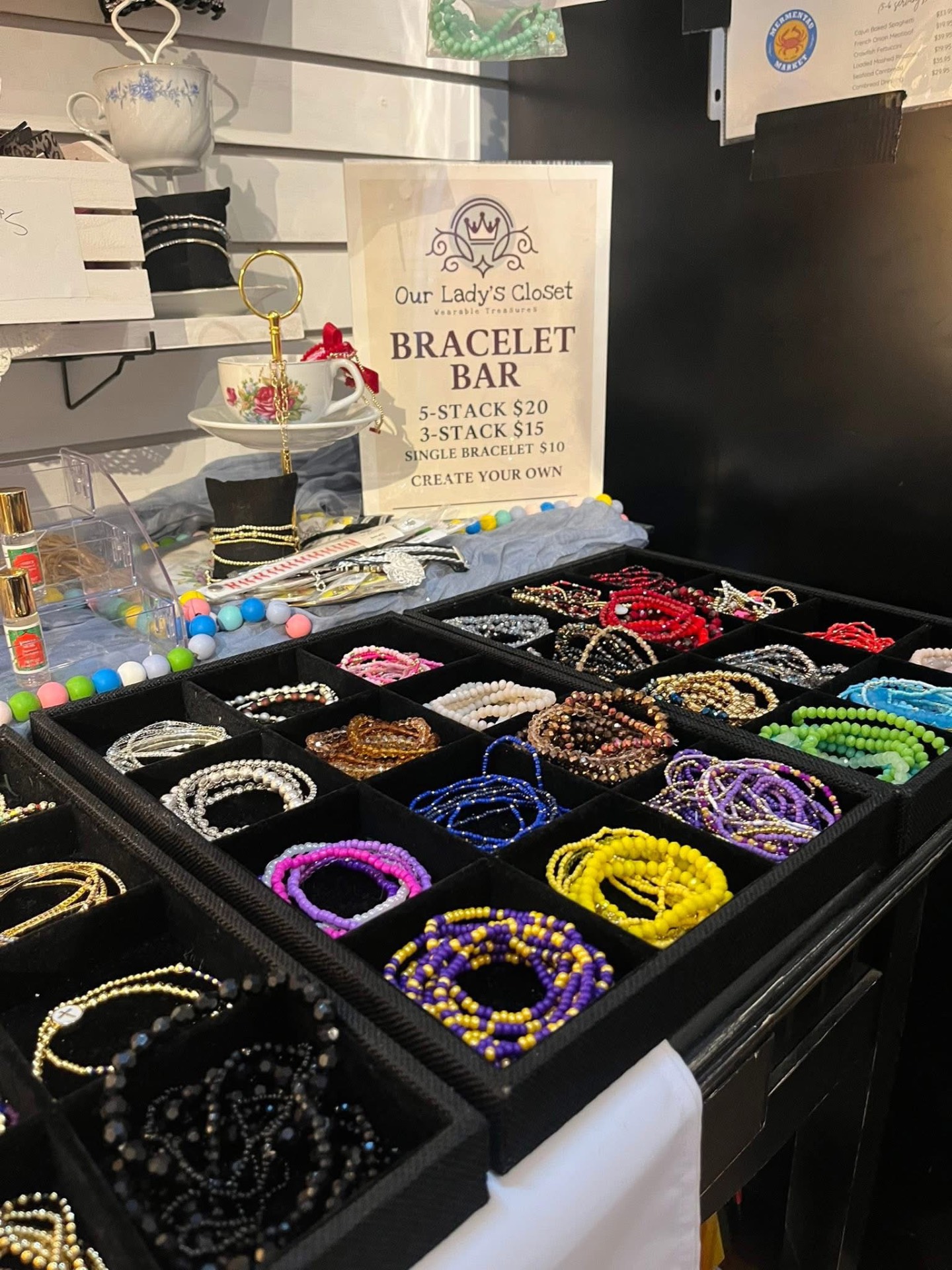 Bracelet bar with colorful beaded stacks